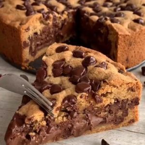 Delícia em Camadas: Torta de Cookie, a Suprema Tentação da Confeitaria!