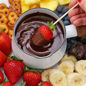 Delicie-se com Esta Receita Irresistível de Fondue de Chocolate!
